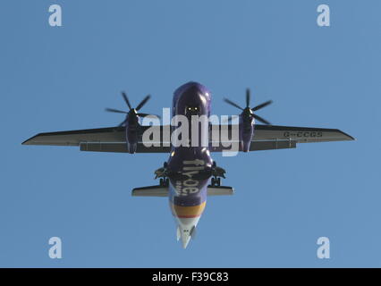 Dornier 328 Flybe en approche sur l'aéroport de Dundee en Écosse en octobre 2015 Banque D'Images