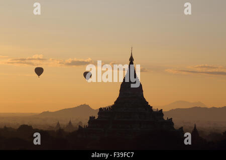 De plus, le Myanmar Bagan ballons Banque D'Images