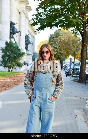 Blogger Chiara Ferragni posant à l'extérieur de la piste Chloe montrer lors de la Fashion Week de Paris - 1 Oct 2015 - Photo : Manhattan piste/Céline Gaille ***pour un usage éditorial uniquement*** Mindesthonorar 50,- EUR/frais minimum 50,- EUR/photo alliance Banque D'Images