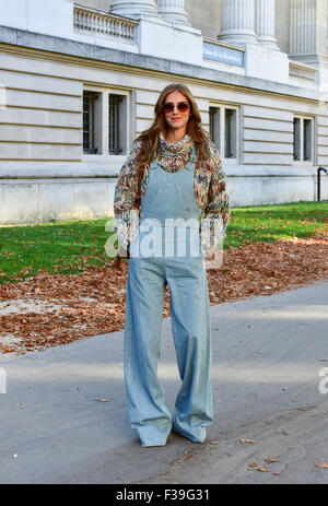 Blogger Chiara Ferragni posant à l'extérieur de la piste Chloe montrer lors de la Fashion Week de Paris - 1 Oct 2015 - Photo : Manhattan piste/Céline Gaille ***pour un usage éditorial uniquement*** Mindesthonorar 50,- EUR/frais minimum 50,- EUR/photo alliance Banque D'Images