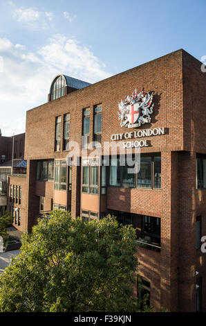 City of London School, l'un des bâtiments emblématiques de cette ligne les rives de la Tamise à Londres, la capitale de l'Angleterre. Banque D'Images