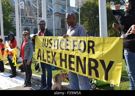 La place du parlement, Londres, Royaume-Uni. 2 octobre 2015. Un groupe de protestation devant le Parlement contre l'entreprise mixte lois. © Matthieu Banque D'Images