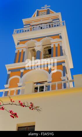 Une église orthodoxe grecque à Fira Santorini Grèce Banque D'Images