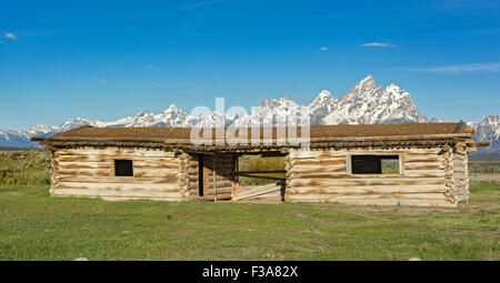 Wyoming, Grand Teton National Park, Cunningham Cabin construit 1885, double-pen log cabin aka-bâtiment de style chien trot Banque D'Images