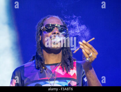 Le rappeur américain Snoop Dogg exécute sur scène lors de la deuxième journée de l'année 2015, la vie est belle fête à Las Vegas Banque D'Images