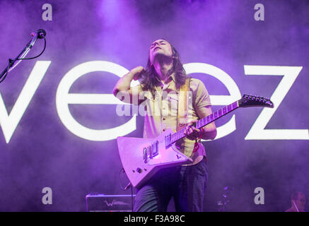 Brian Bell, musicien de Weezer effectue sur scène au Festival 2015 La vie est belle à Las Vegas Banque D'Images