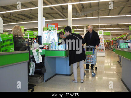 ASDA Stores Ltd est une propriété américaine, britannique fondé supermarché, basé à Leeds, West Yorkshire. Utilisez UNIQUEMENT ÉDITORIALE Banque D'Images