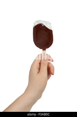 Main femme tenant deux glaces isolé sur fond blanc Banque D'Images