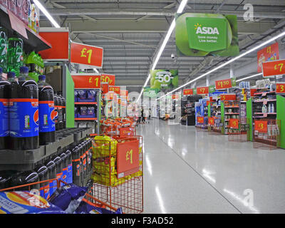 ASDA Stores Ltd est une propriété américaine, britannique fondé supermarché, basé à Leeds, West Yorkshire. Utilisez UNIQUEMENT ÉDITORIALE Banque D'Images