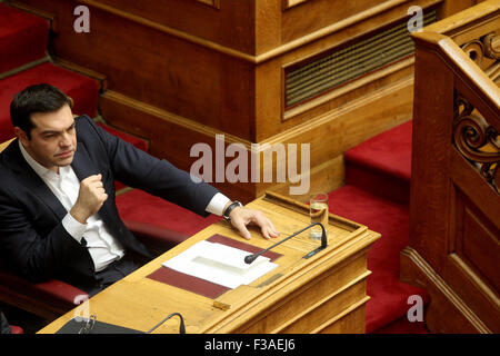 Athènes, Grèce. 3e oct, 2015. Le Premier ministre grec Alexis Tsipras assiste à la cérémonie d'assermentation des nouveaux membres élus du parlement à Athènes, capitale de la Grèce, le 3 octobre 2015. Credit : Marios Lolos/Xinhua/Alamy Live News Banque D'Images