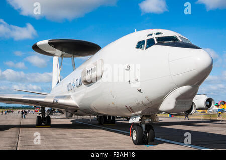Close-up d'un Boeing E-3A de l'OTAN Sentry (AWACS) prises par le nez Banque D'Images