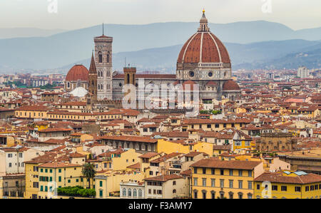 Vue panoramique à partir de la Piazzale Michelangelo à Florence - Italie Banque D'Images