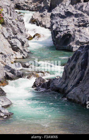 Gorges de l'Alcantara valley. Gole dell'Alcantara. L'Etna, en Sicile. Banque D'Images