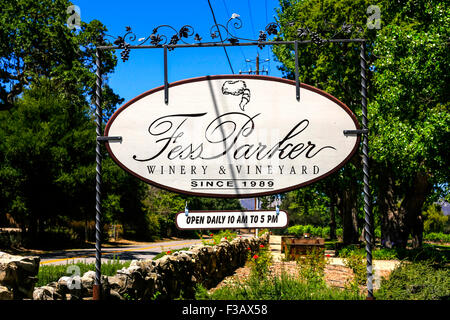 Fess Parker Winery and Vineyards signe dans le coeur FOXEN Canyon, partie de comté de Santa Barbara en Californie Banque D'Images