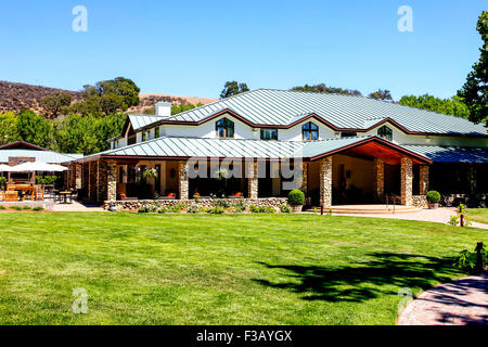 Dans la cave de fasce Parker de coeur FOXEN Canyon, partie de comté de Santa Barbara en Californie Banque D'Images