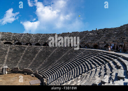 MANAVGAT, Antalya - 20 juillet 2015 : vue sur l'amphithéâtre dans la vieille ville, à côté d'Antalya qui est construit 7e siècle bc. Banque D'Images