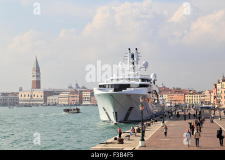 IDYNASTY Superyacht, IMO 9657545 Banque D'Images