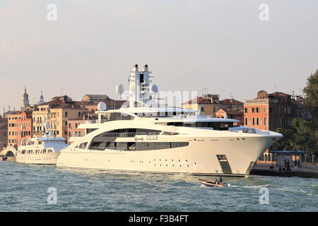 IDYNASTY Superyacht, IMO 9657545 Banque D'Images