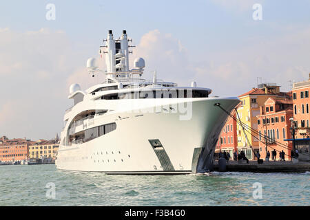 IDYNASTY Superyacht, IMO 9657545 Banque D'Images