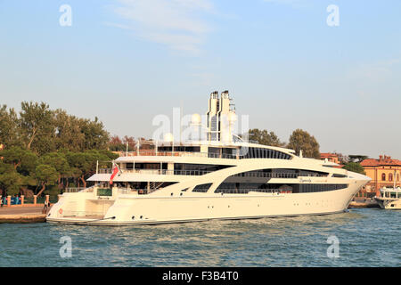 IDYNASTY Superyacht, IMO 9657545 Banque D'Images