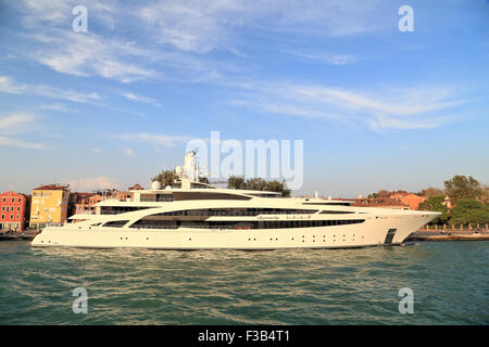 IDYNASTY Superyacht, IMO 9657545 Banque D'Images