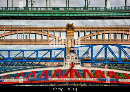 Septembre 2015, les ponts à Newcastle-upon-Tyne (Angleterre), HDR-technique Banque D'Images