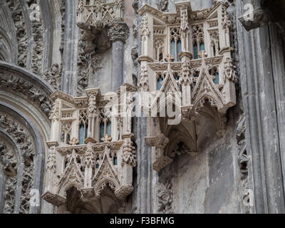 Deatil de la façade sculptée de la Cathédrale Saint Gatien Banque D'Images