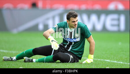 Udine, Italie. 4 octobre, 2015. Gardien de l'Udinese Orestis Karnezis au cours de la Serie A italienne TIM match de football entre l'Udinese Calcio et Gênes au stade Friuli le 4 octobre 2015. photo Simone Ferraro / Alamy Live News Banque D'Images