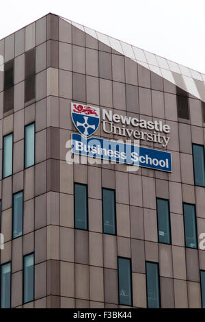 La Newcastle University Business School inscription logo. Banque D'Images