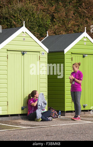Bournemouth, Dorset, UK. 4 octobre 2015. Plus de 11000 personnes prennent part à la Bournemouth Festival Marathon au cours de la fin de semaine. Le deuxième jour, le marathon et semi-marathon. Credit : Carolyn Jenkins/Alamy Live News Banque D'Images