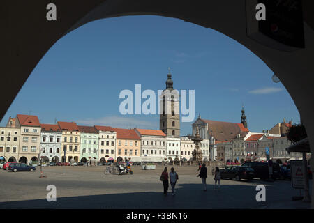 La Tour Noire et la fontaine Samson à Premysl Otakar II Square en Bohême du Sud, Ceske Budejovice, République tchèque. Banque D'Images