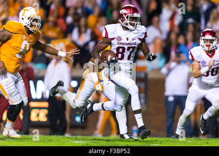 Le 03 octobre 2015 : au cours de la NCAA Football match entre l'Université du Tennessee et l'Arkansas volontaires au Stade de Neyland Craftsman aspirateur avale à Knoxville, TN/CSM Gangloff Tim Banque D'Images