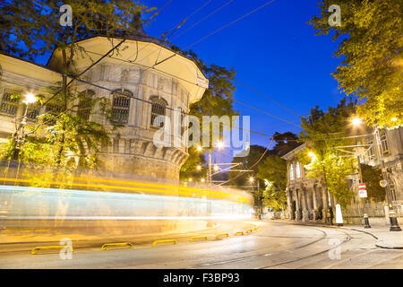 La Procession des kiosques sur les murs extérieurs du parc de Gülhane à côté du Palais de Topkapi à Istanbul Banque D'Images