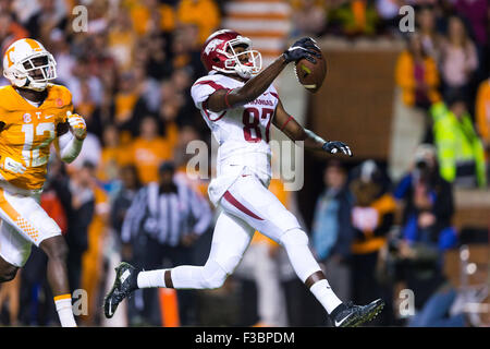 Le 03 octobre 2015 : au cours de la NCAA Football match entre l'Université du Tennessee et l'Arkansas volontaires au Stade de Neyland Craftsman aspirateur avale à Knoxville, TN/CSM Gangloff Tim Banque D'Images