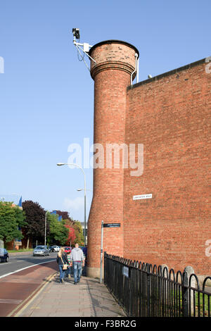 Leicester, King Power Stadium, UK,le 04 octobre 2015.Fans arrivant pour cet après-midi Rugby World Cup Match à la King Power stadium accueil de Leicester City FC. L'Argentine et les Tonga rugby fans en ambiance de fête avant le jeu.Fans passant Welford Road Prison et Lancaster à pied. Credit : IFIMAGE/Alamy Live News Banque D'Images