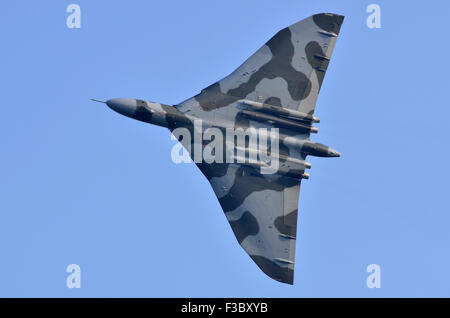 Avro Vulcan B2 XH558 faisant son aspect de l'affichage final avant la retraite à l'Airshow Finale de la saison, Shuttleworth Collection, ancien préfet, Bedfordshire, Royaume-Uni. 4e octobre 2014. Crédit : Antony l'ortie/Alamy Live News Banque D'Images