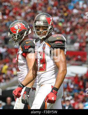 Tampa Bay, Floride, USA. 4 octobre, 2015. Tampa Bay Buccaneers receveur Vincent Jackson # 83 se prépare pour un match contre les Panthers de la Caroline le 4 octobre 2015, chez Raymond James Field à Tampa, en Floride. Les Panthère défait les Buccaneers 37-23. Margaret Bowles/CSM/Alamy Live News Banque D'Images