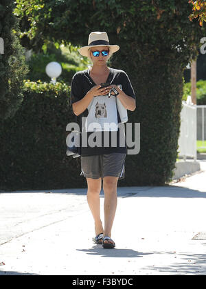 Kaley Cuoco fait un voyage rapide au dentiste comprend : Kaley Cuoco Où : Los Angeles, California, United States Quand : 03 août 2015 Banque D'Images