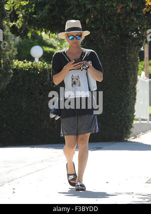 Kaley Cuoco fait un voyage rapide au dentiste comprend : Kaley Cuoco Où : Los Angeles, California, United States Quand : 03 août 2015 Banque D'Images