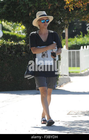 Kaley Cuoco fait un voyage rapide au dentiste comprend : Kaley Cuoco Où : Los Angeles, California, United States Quand : 03 août 2015 Banque D'Images