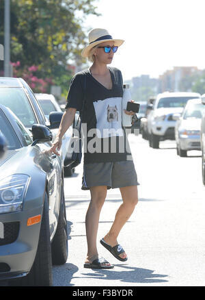 Kaley Cuoco fait un voyage rapide au dentiste comprend : Kaley Cuoco Où : Los Angeles, California, United States Quand : 03 août 2015 Banque D'Images