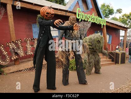 Los Angeles, CA, USA. 4ème Oct, 2015. Au niveau des arrivées des monstres pour POULE Premiere, le Regency Village Theatre, Los Angeles, CA le 4 octobre 2015. Credit : Dee Cercone/Everett Collection/Alamy Live News Banque D'Images