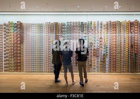 Affichage de l'intérieur de la ville historique de cup noodle marques et l'emballage à Cup Noodle Museum de Minato Mirai district de Yokohama au Japon Banque D'Images