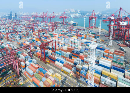 Grand terminal à conteneurs dans le port de Hong Kong, Chine Banque D'Images