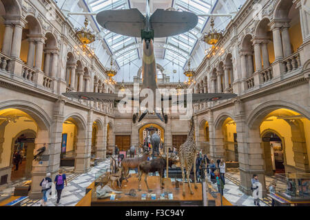 L'intérieur de hall de Kelvingrove Art Gallery and Museum de Glasgow Royaume-Uni Banque D'Images