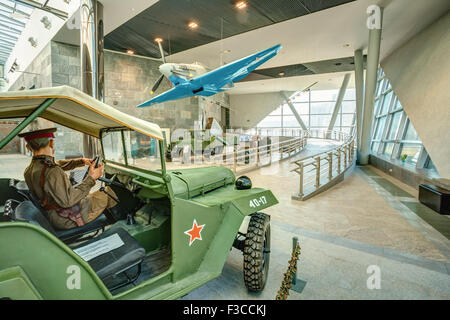 La Willys MB (Jeep, camion de l'ARMÉE AMÉRICAINE, 4x4) était un quatre roues motrices véhicule utilitaire. Minsk, Belarus. L'exposition d'armes et d'Equi Banque D'Images