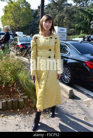 Styliste Anya Ziourova posant à l'extérieur de la piste de Céline montrer lors de la Fashion Week de Paris - Oct 4, 2015 - Photo : Manhattan piste/Céline Gaille ***pour un usage éditorial uniquement*** Mindesthonorar 50,- EUR/frais minimum 50,- EUR/photo alliance Banque D'Images