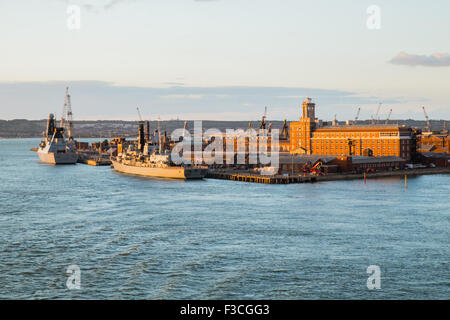 Une vue sur le Solent, prises d'un Ferry Portsmouth Banque D'Images