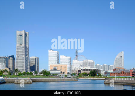 Skyline de Minato Mirai moderne district de Yokohama au Japon Banque D'Images