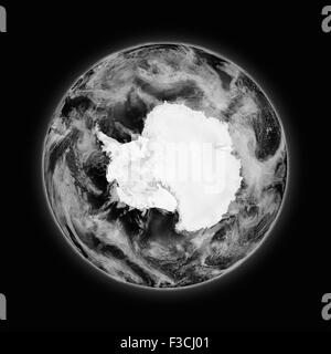 L'Antarctique sur la planète Terre isolé sur fond noir. Surface de la planète très détaillées. Éléments de cette image b meublé Banque D'Images